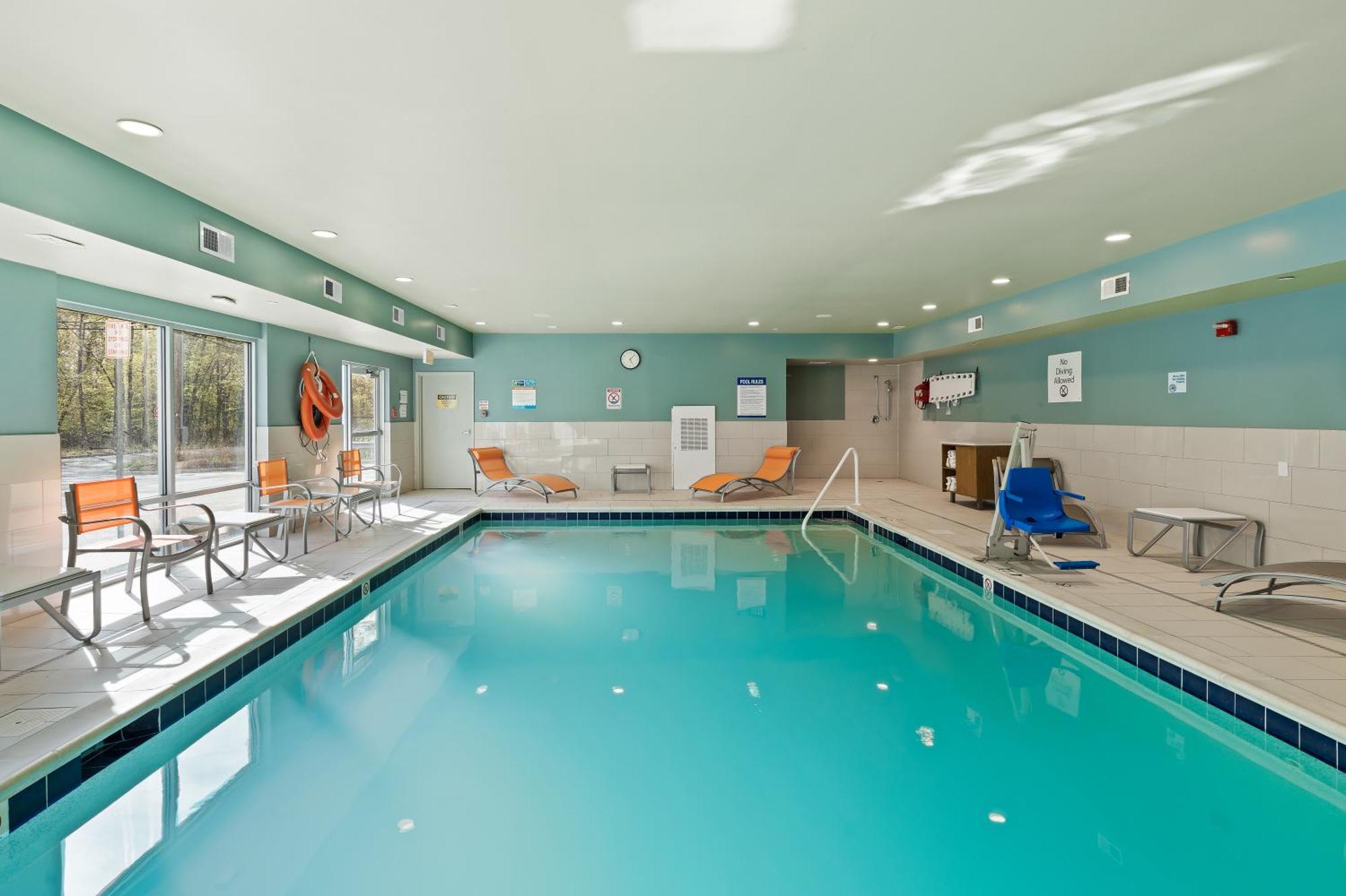 Holiday Inn Express & Suites - North Brunswick By Ihg Zewnętrze zdjęcie